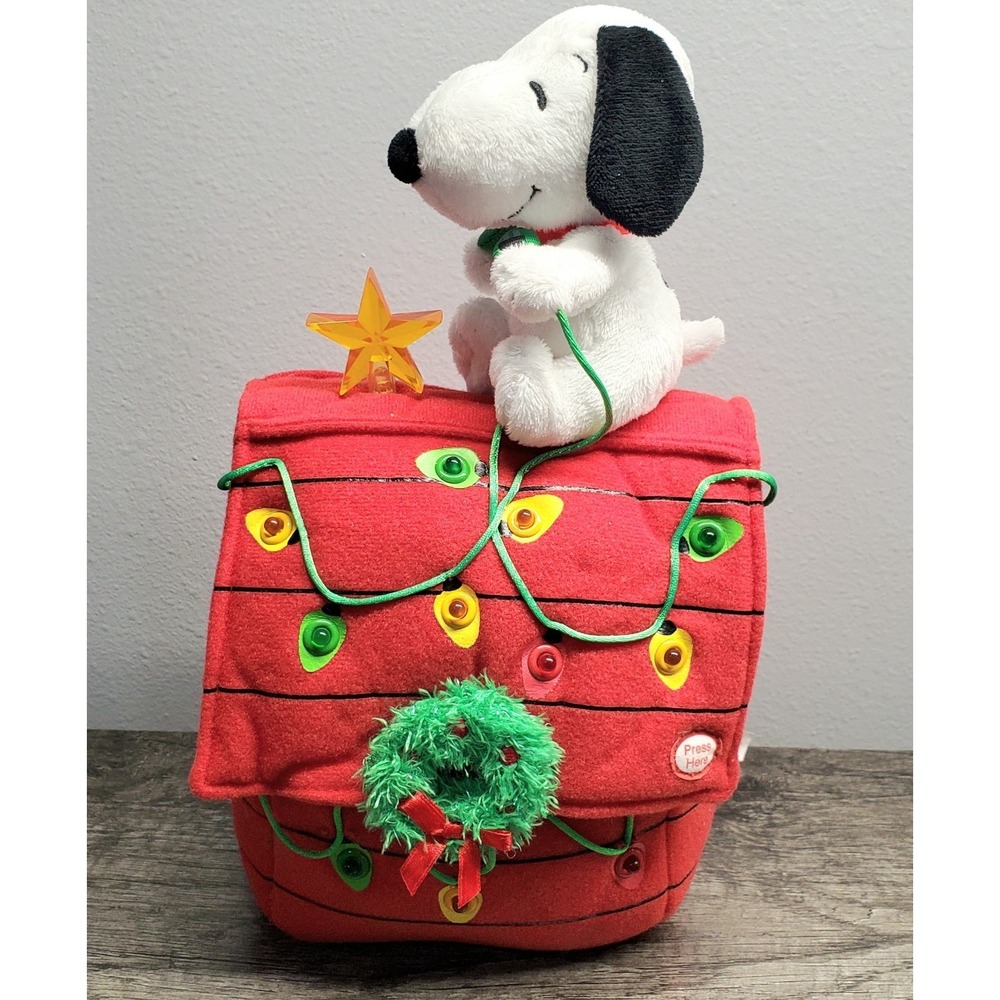Hallmark Snoopy Christmas Deck the Halls Plush Doghouse 2008 Lights Sounds Music